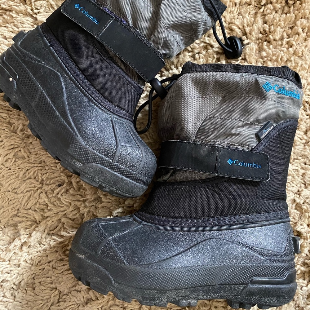 Columbia kids snow boots